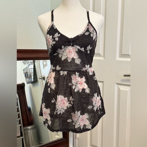 Black floral top from Aeropostale - Picture 1 of 3